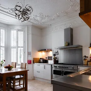 Ebs London Hostel
